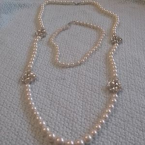 Larg pearl necklace